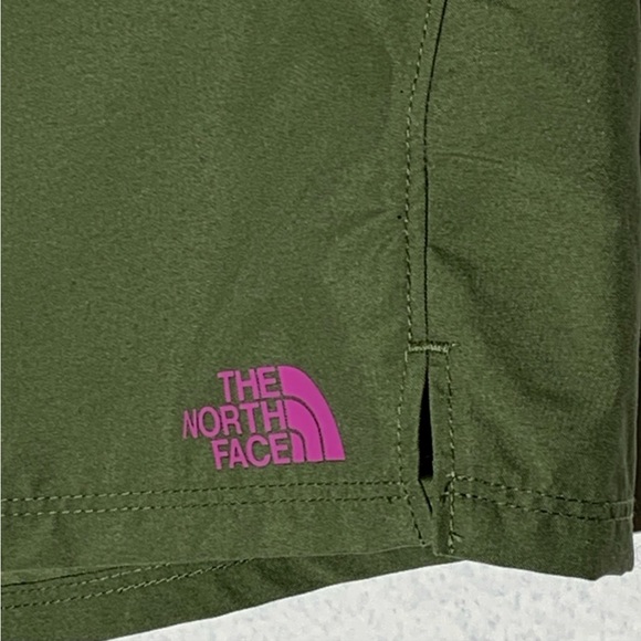 The North Face Girl's XL 18 Shorts - Picture 3 of 9